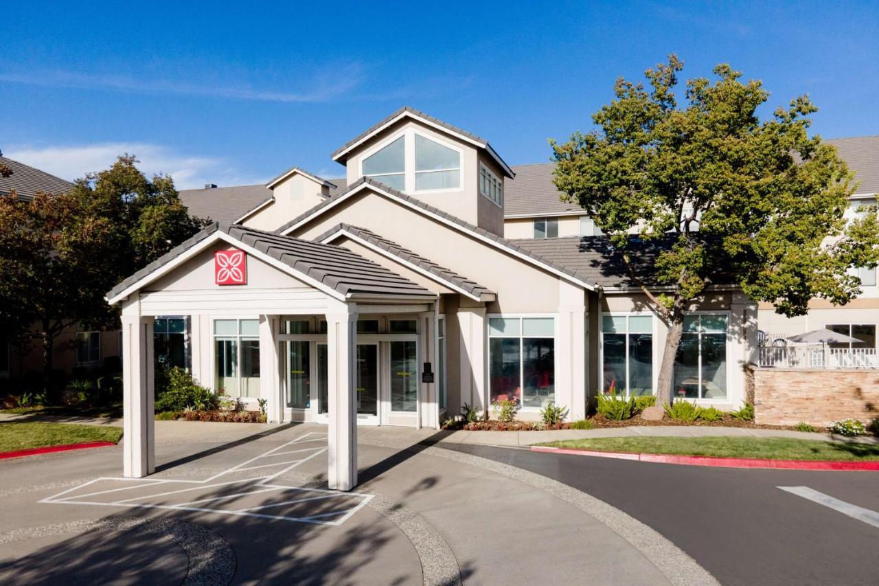 Hilton Garden Inn Roseville Exterior foto