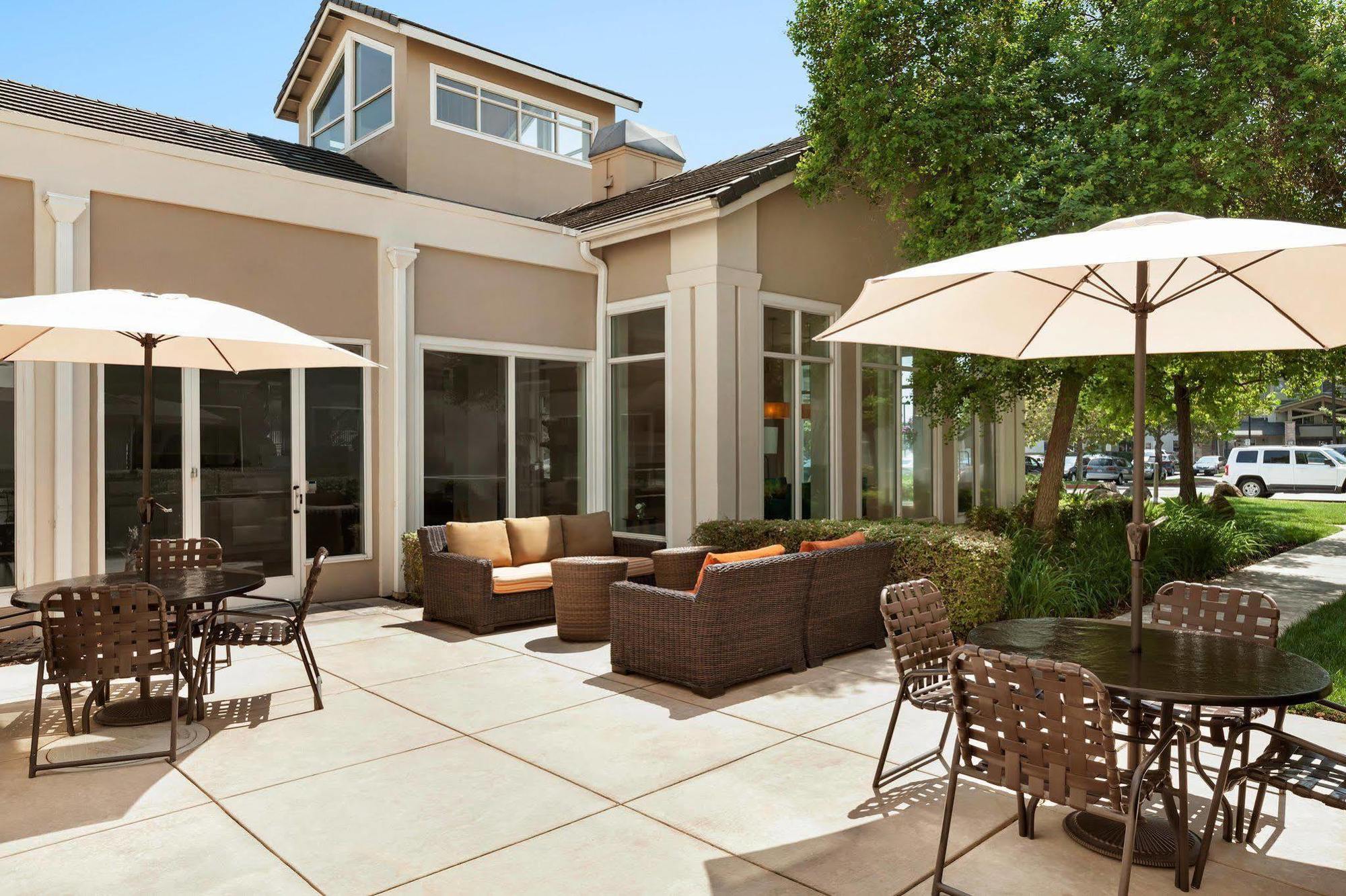 Hilton Garden Inn Roseville Exterior foto